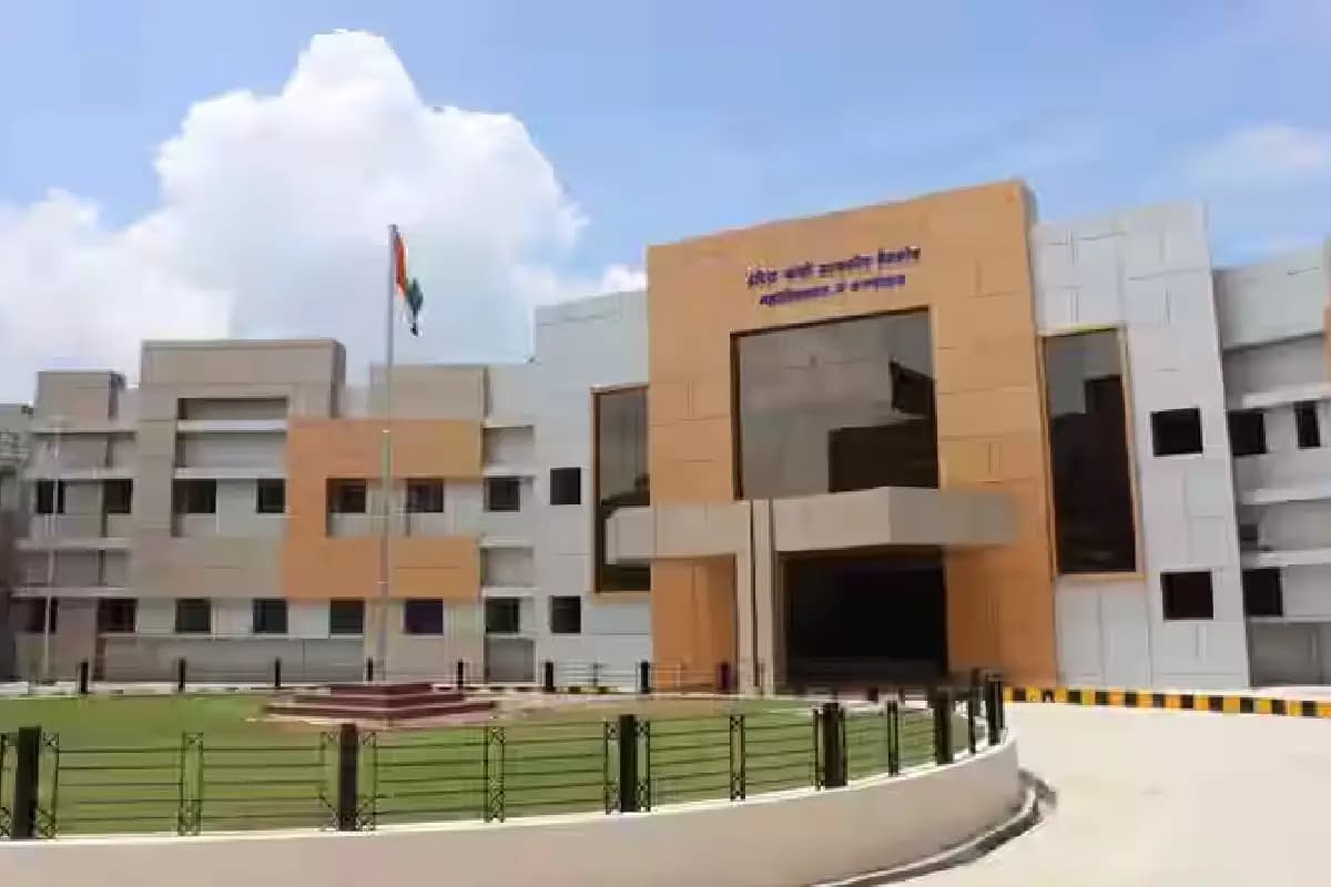 नागपुर: MOIL और इंदिरा गांधी मेडिकल कॉलेज के बीच MOU – खदान क्षेत्र के मरीजों को मिलेगा मुफ्त घुटना प्रत्यारोपण