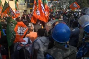 PM Modi Brigade rally Kolkata BJP workers Howrah: PM मोदी की कोलकाता ब्रिगेड रैली से पहले हाओड़ा स्टेशन पर BJP कार्यकर्ताओं की भारी भीड़, पार्टी ने 1 लाख लोगों के लिए खाने का इंतजाम किया।