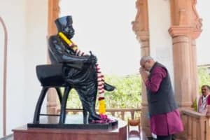 नागपुर में उपराष्ट्रपति ने डॉ. हेडगेवार को दी श्रद्धांजलि, बोले- उनका जीवन आज भी देता है प्रेरणा