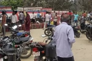 Indian Oil LPG Rules: गैस बुकिंग को लेकर क्या सच में बदले नियम? जानिए पूरी सच्चाई