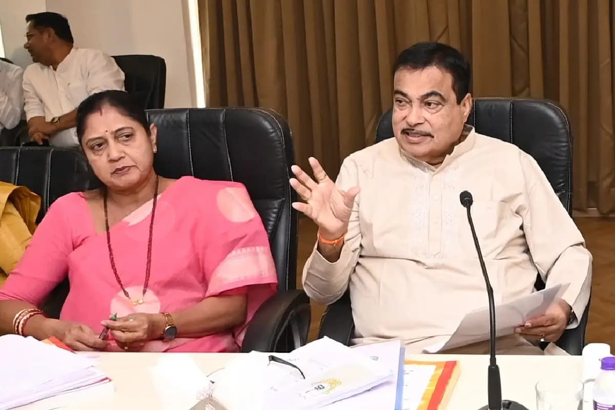 नागपुर, गडकरी का अल्टीमेटम – 8 दिनों में हटाएं फुटपाथों से अतिक्रमण, सौंपें रिपोर्ट