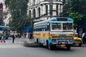 डीजल महंगा होने से बढ़ी बस मालिकों की चिंता, किराया बढ़ाने की मांग तेज