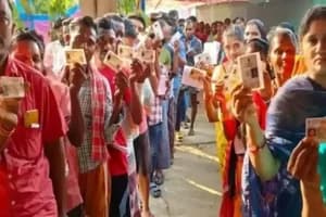 नागपुर में मतदाता सत्यापन 30% से बढ़कर 45% हुआ: जिलाधिकारी कुमार आशीर्वाद के नेतृत्व में अभियान को मिली रफ्तार