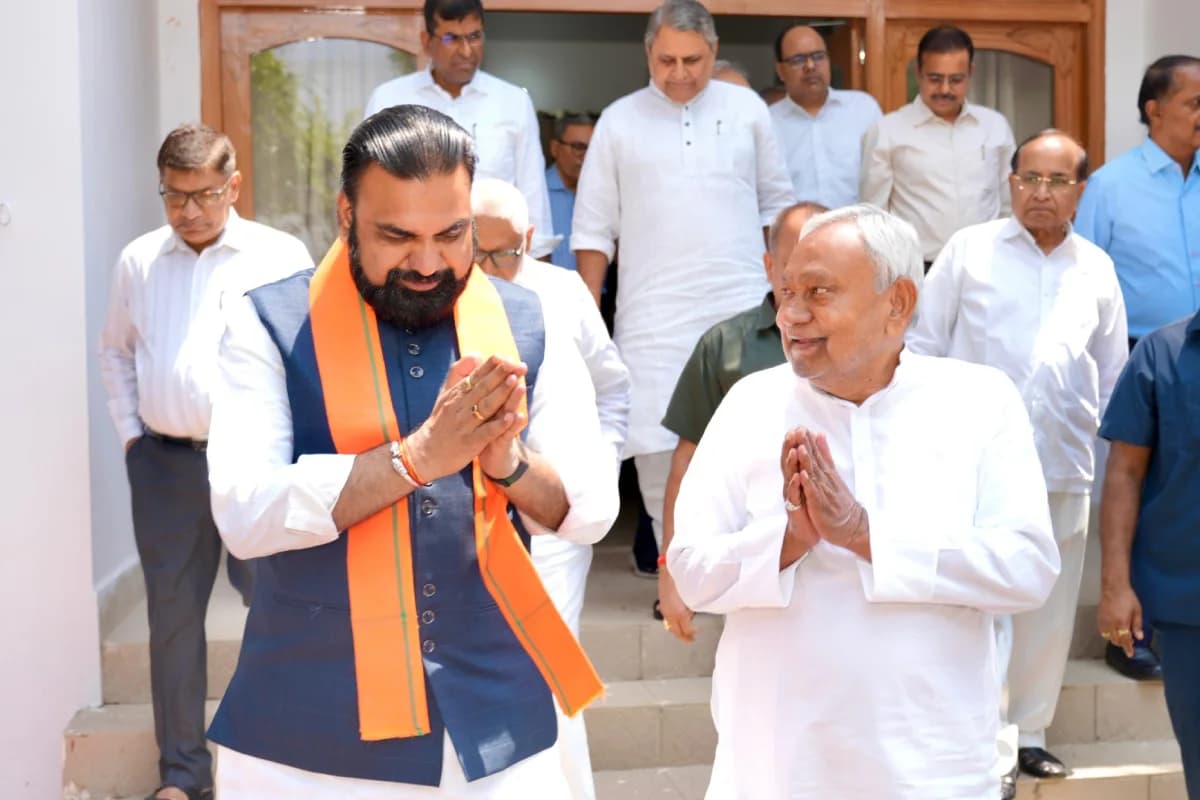 नीतीश कुमार से मुलाकात के बाद अब दिल्ली जायेंगे CM सम्राट, कैबिनेट विस्तार की चर्चाएं तेज