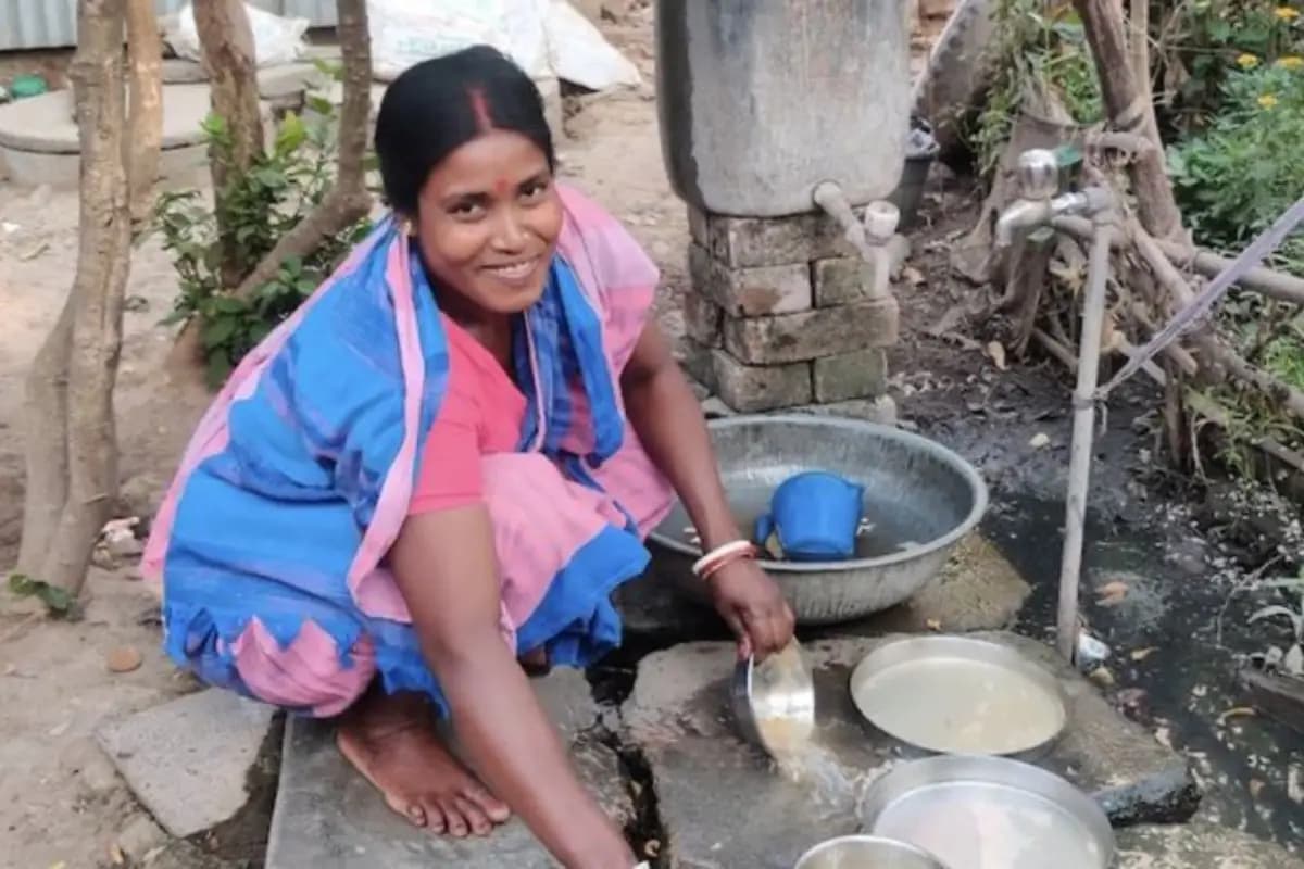 बंगाल चुनाव की खास बातें: दूसरों के घरों में बर्तन धोने वाली महिला बनी विधायक, रेप पीड़िता की मां को मिली बड़ी जीत
