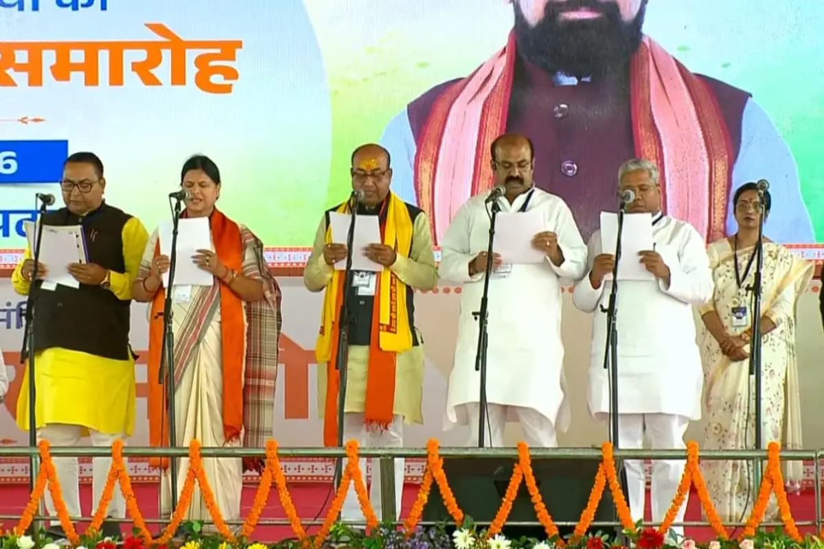 बिहार में नई सरकार का गठन: 32 मंत्रियों ने ली शपथ, निशांत कुमार और दीपक प्रकाश को मिली जगह, देखिए पूरी लिस्ट