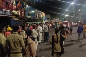 हावड़ा स्टेशन पर RPF का बड़ा एक्शन: बुलडोजर से ध्वस्त हुईं अवैध दुकानें और गुमटियां, लाखों यात्रियों को मिली राहत