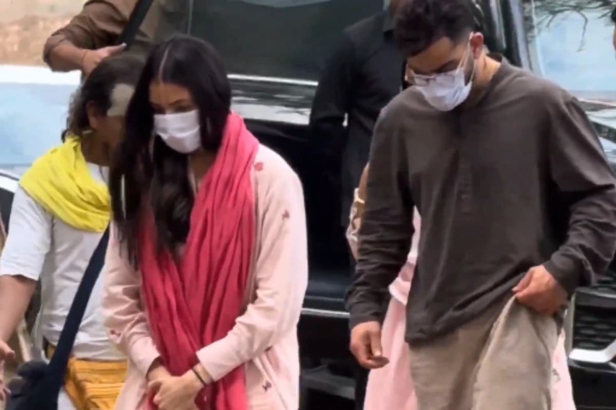 आईपीएल में धमाकेदार जीत के बाद वृंदावन पहुंचे विराट-अनुष्का, प्रेमानंद महाराज से लिया आशीर्वाद