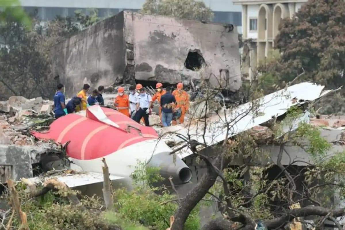 अहमदाबाद विमान हादसे की बरसी कल, एक साल बाद भी नहीं मिला दुर्घटना की असली वजह का जवाब