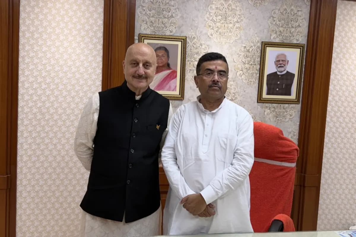 कोलकाता पहुंचे अनुपम खेर, मुख्यमंत्री शुभेंदु अधिकारी से की मुलाकात; बंगाल में एक्टिंग स्कूल खोलने की जताई इच्छा