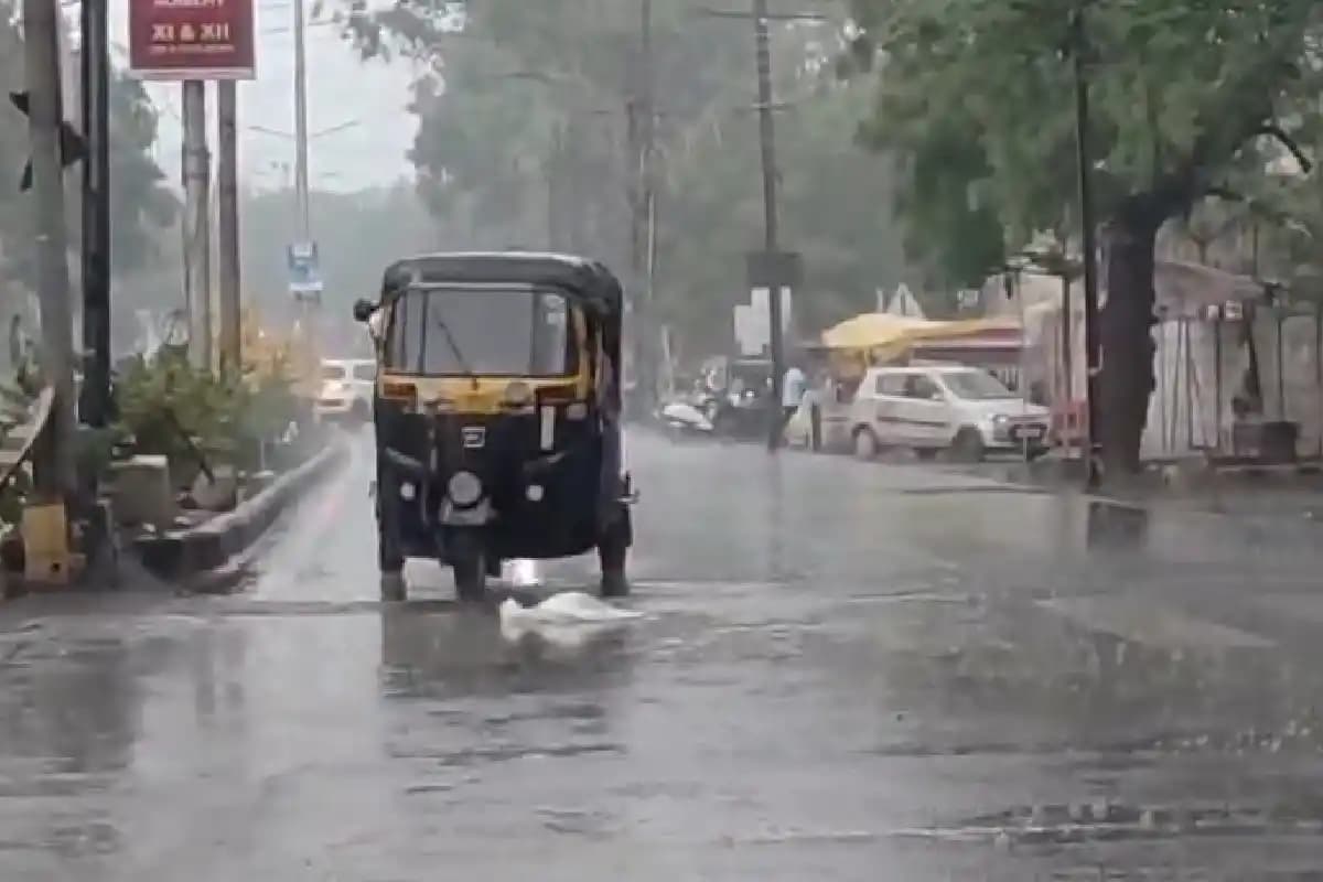 नागपुर में पिछले आधे घंटे से जोरदार बारिश, कई इलाकों में जनजीवन प्रभावित