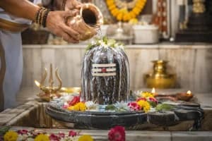 इसी महीने से शुरू हो रहा भोलेनाथ का प्रिय महीना सावन, जानिए कितने सोमवार पड़ेंगे और कैसे करें पूजा