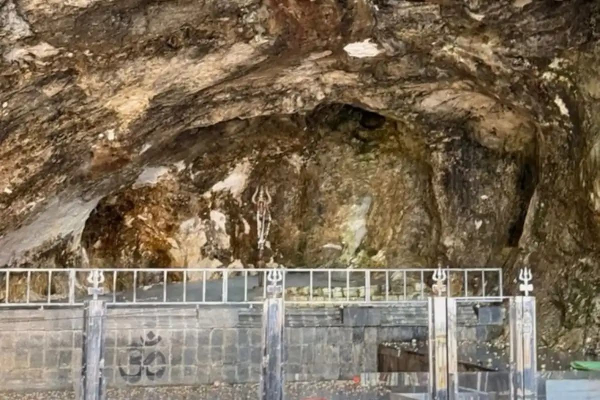 Amarnath Yatra 2026: 5 दिन में ही गायब हुआ बाबा बर्फानी का शिवलिंग, लेकिन अब भी दर्शन के लिए उमड़ रही भीड़