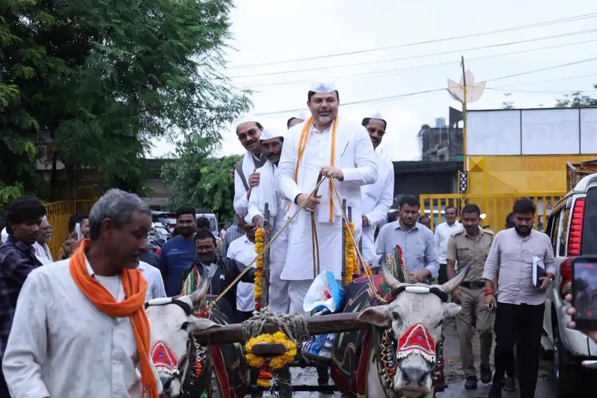 सावनेर और कलमेश्वर में आयोजित मेले में हजारों किसानों की भागीदारी, ऋणमाफी योजना की जानकारी दी गई
