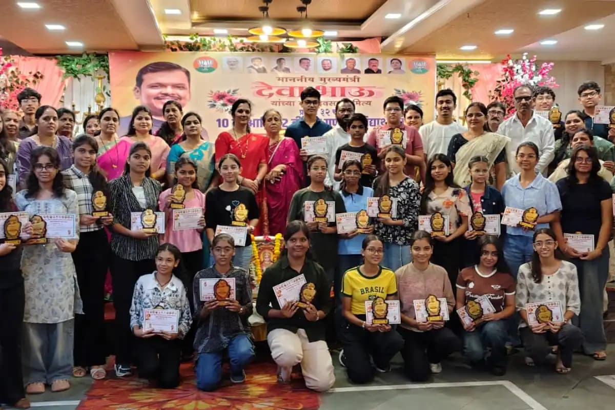 Nagpur News: भाजपा वार्ड 32 में 135 मेधावी विद्यार्थियों का सम्मान, शिक्षा को बताया राष्ट्र निर्माण का आधार