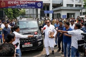 Madan Mitra ED Inquiry : नगरपालिका भर्ती घोटाले की जाँच में ईडी की टीम मित्रा परिवार के वित्तीय लेनदेन की पड़ताल कर रही है। मदन मित्रा से पहले उनके परिवार के अन्य सदस्यों से भी लंबी पूछताछ की जा चुकी है।