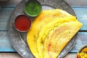 Moong Dal Cheela Recipe: सुबह के नाश्ते में बनाएं कुछ हेल्दी और नया। मूँग दाल और पनीर से बना यह क्रिस्पी चीला सबको खूब पसंद आएगा।