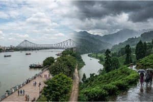Weather Update: कोलकाता में धूप-छांव का खेल। उत्तर बंगाल में मंडराया भारी बारिश का खतरा।