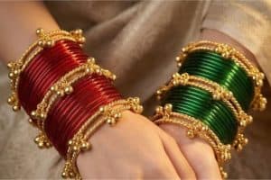 Latest Bangles Design: हाथों की खूबसूरती बढ़ाने के लिए देखें चूड़ियों और कड़ों के सबसे नए डिजाइन्स। ओपनेबल कड़ा, लाइटवेट गोल्ड से लेकर सिल्क थ्रेड और एंटीक बैंगल्स के ट्रेंडी कलेक्शंस जानें।