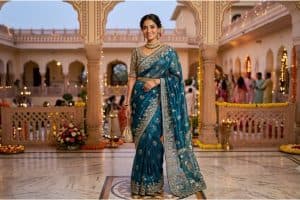Latest Saree Design : सबसे नए और खूबसूरत साड़ी डिजाइन्स । शादी, पार्टी या फेस्टिवल में रॉयल और स्टाइलिश दिखने के लिए देखें ऑर्गेंजा से लेकर सिल्क तक के लेटेस्ट ट्रेंड्स और आसान स्टाइलिंग टिप्स।
