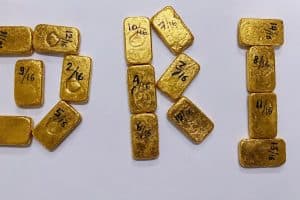 Nagpur Gold Smuggling: नागपुर रेलवे स्टेशन पर डीआरआई की बड़ी कार्रवाई। बांग्लादेश के रास्ते लाए गए 4 करोड़ के सोने के साथ एक तस्कर गिरफ्तार जानें पूरा मामला।