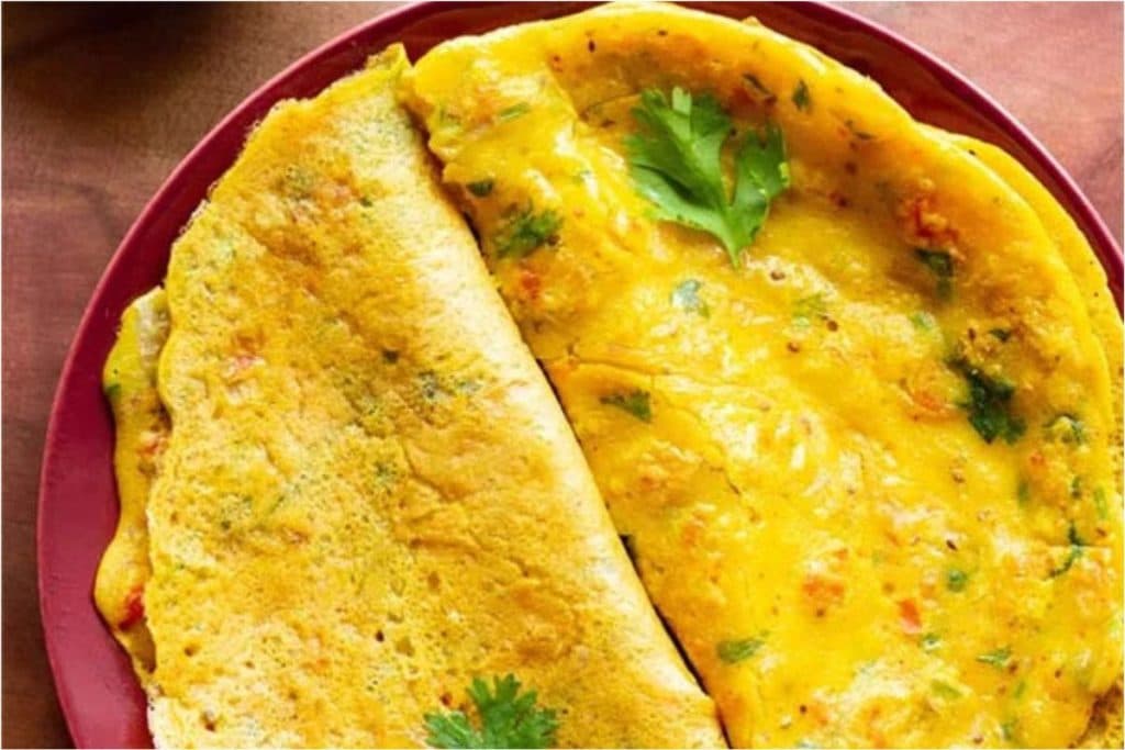 Besan Chilla Recipe: सुबह की भागदौड़ में बनाएं झटपट और क्रिस्पी बेसन का चीला! जानें इस आसान रेसिपी और सीक्रेट टिप्स के साथ स्वादिष्ट नाश्ता बनाने का तरीका।