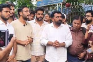 Cockroach Janata Party News: स्कूल ऑडिट के दौरान अभिभावक की मौत और शिक्षा व्यवस्था में भ्रष्टाचार के खिलाफ कोकरोच जनता पार्टी का कड़ा विरोध।
