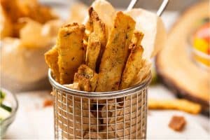 Suji French Fries Recipe : घर पर बनाएं बाजार जैसे क्रिस्पी और स्वादिष्ट सूजी फ्रेंच फ्राइज। बच्चों के पसंदीदा इस आसान स्नैक की स्टेप-बाय-स्टेप रेसिपी।