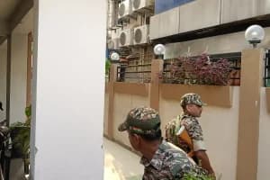 ED raid Indranil Sen Kolkata: कोलकाता में पूर्व मंत्री इंद्रनील सेन के घर ईडी की छापेमारी, 10 जगहों पर जांच