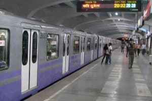 Kolkata Metro extra services Durga Puja: दुर्गा पूजा खरीदारी की भीड़ को देखते हुए कोलकाता मेट्रो ने 3, 4, 10 और 11 अक्टूबर को सभी रूटों पर चलाईं अतिरिक्त सेवाएं, जानें पूरा शेड्यूल।
