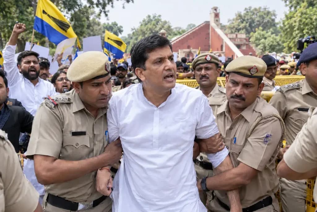 Saurabh Bhardwaj Detained: जंतर-मंतर पर सौरभ भारद्वाज हिरासत में, दिल्ली में धारा 163 लागू