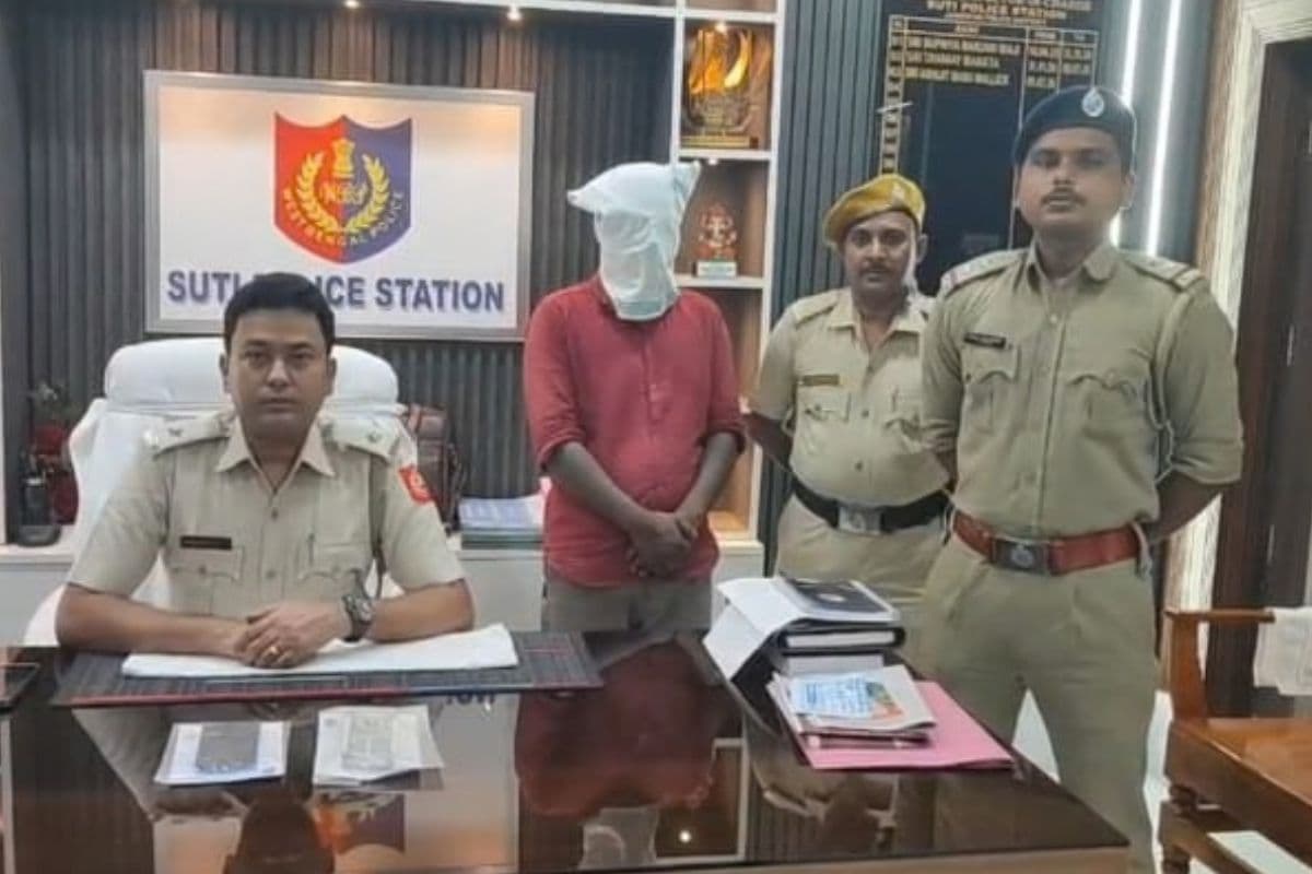 मुर्शिदाबाद में 60 हजार के जाली नोट के साथ युवक गिरफ्तार, 500 रुपये के 120 नकली नोट बरामद