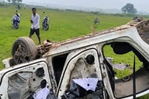 Bagdogra Mob Lynching: पश्चिम बंगाल के बागडोगरा में गो-तस्करी के शक में भीड़ की कथित पिटाई से दो लोगों की मौत हो गई। पुलिस ने जांच शुरू कर दी है और एक संदिग्ध को हिरासत में लिया है।