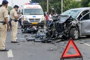 Wardha Road Accident Nagpur: नागपुर के वर्धा रोड स्थित गवसी मानापुर में भीषण सड़क हादसे में तीन लोगों की मौत हो गई। 4-5 साल का बच्चा गंभीर घायल है और आईसीयू में इलाज चल रहा है।