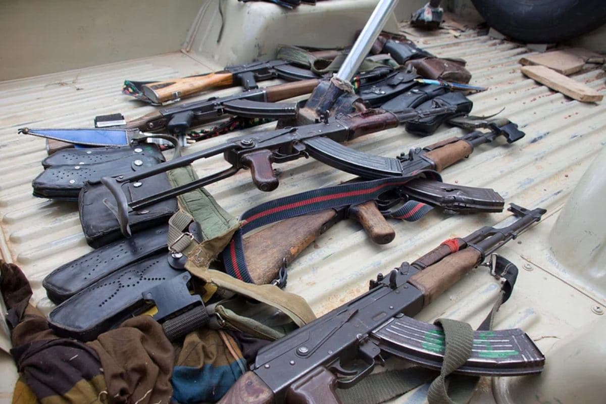 मुजफ्फरपुर AK-47 मामला: हाजीपुर में अधिवक्ता के घर NIA की बड़ी छापेमारी, हथियार और नकदी जब्त