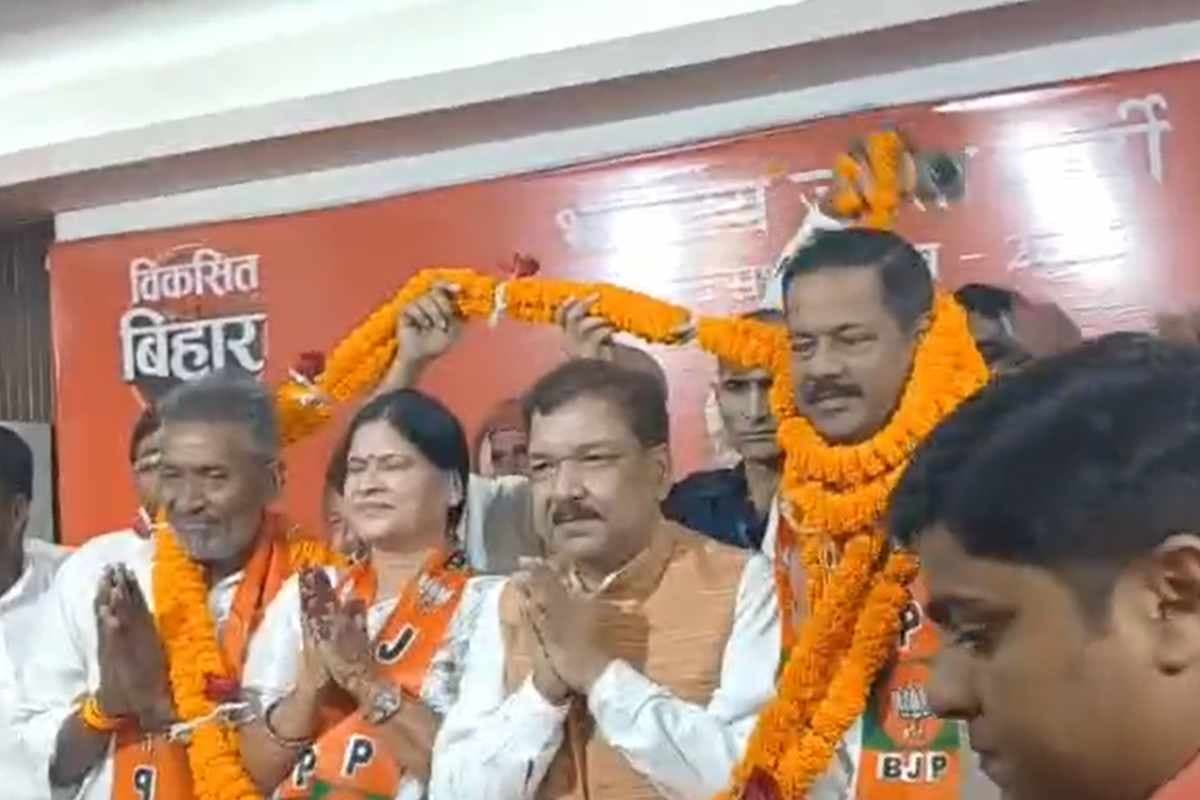 मुजफ्फरपुर में बड़ी राजनीतिक वापसी: पूर्व सांसद अजय निषाद और पत्नी रामा निषाद ने फिर से की बीजेपी में प्रवेश