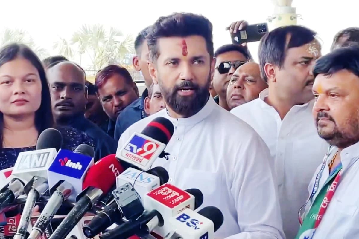 वोटिंग से पहले लोजपा (रामविलास) को बड़ा झटका, प्रदेश उपाध्यक्ष रविशंकर सिंह अशोक ने दिया इस्तीफा, स्वतंत्र रूप से लड़ेंगे चुनाव