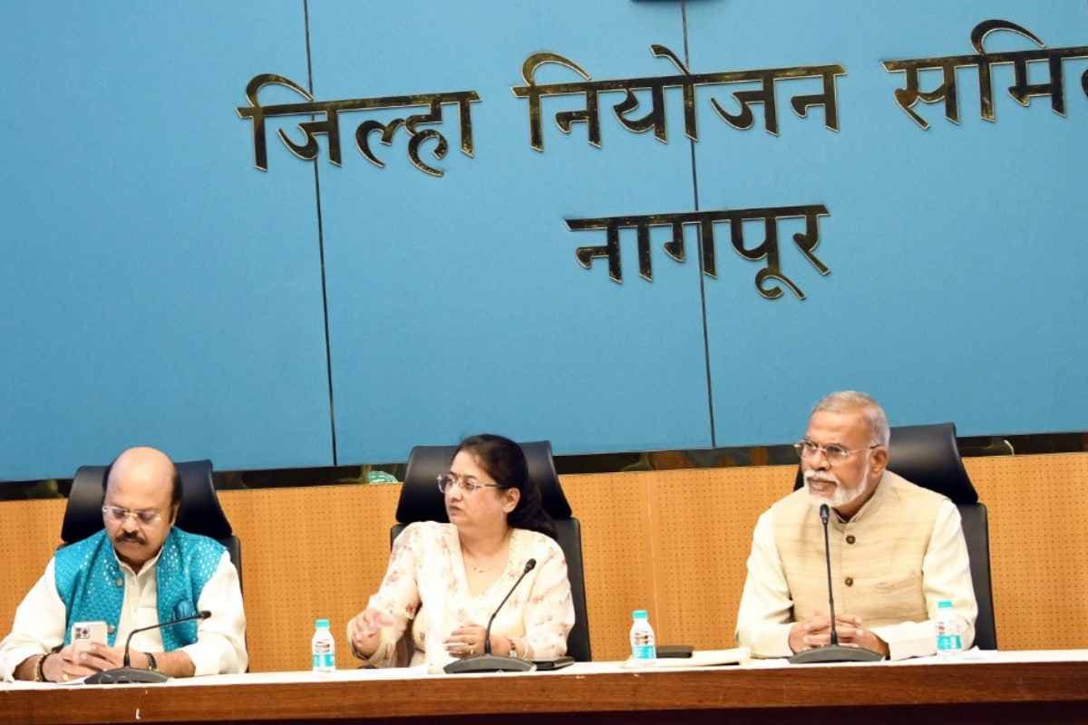 त्रिभाषा नीति रिपोर्ट को भविष्यदर्शी बनाने का संकल्प – डॉ. नरेंद्र जाधव