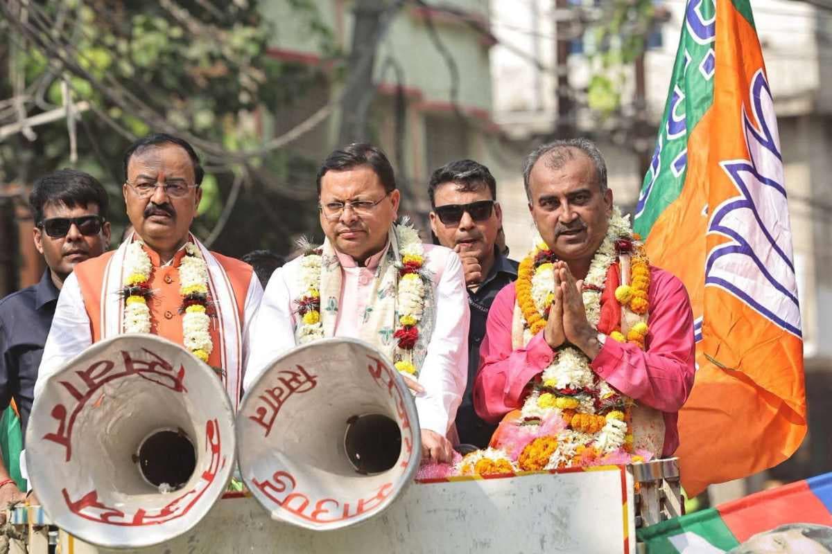 सिवान में एनडीए प्रत्याशी मंगल पांडे का शक्ति प्रदर्शन, नामांकन के बाद गांधी मैदान में उमड़ा जनसैलाब