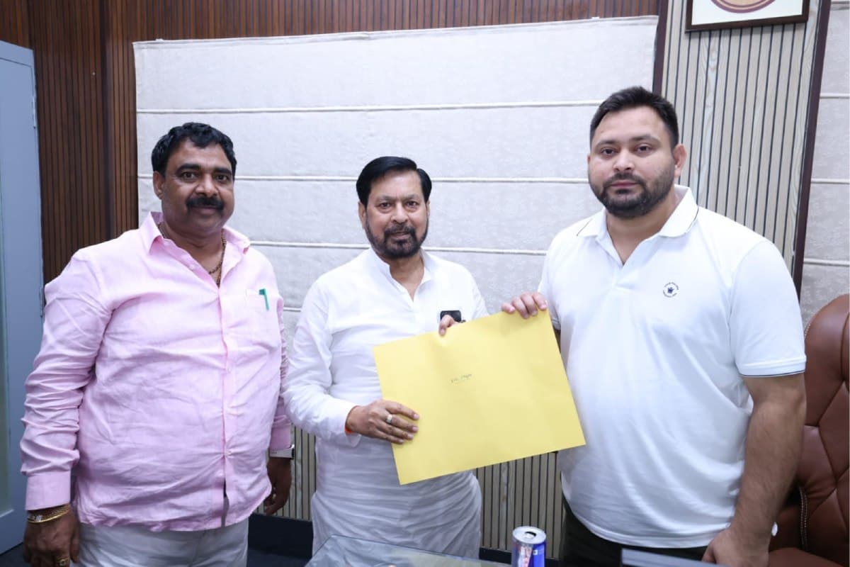 झाझा विधानसभा में आरजेडी ने जयप्रकाश यादव पर खेला बड़ा दांव, तेजस्वी यादव की मंजूरी से सियासत में मची हलचल