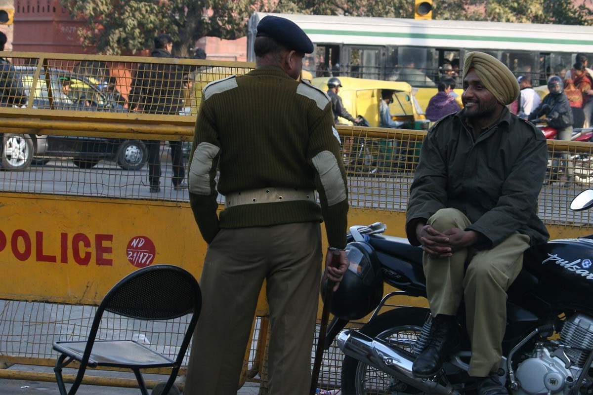 दिवाली पर नोएडा पुलिस की सख्त निगरानी, अव्यवस्थित वाहनों पर चालान का प्रावधान