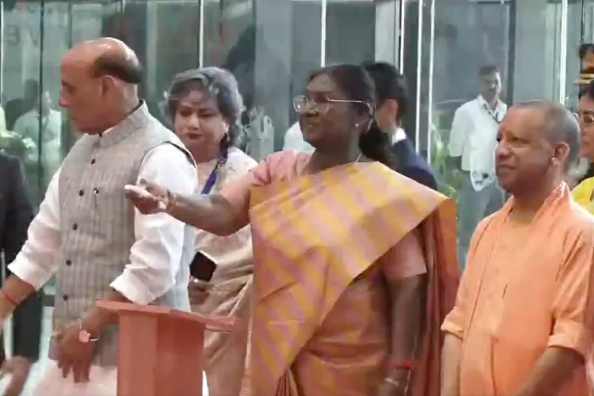राष्ट्रपति द्रौपदी मुर्मू ने गाजियाबाद में यशोदा मेडिसिटी अस्पताल का किया उद्घाटन, कहा – “स्वास्थ्य सेवा राष्ट्रीय विकास का अभिन्न हिस्सा”