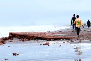 Cyclone Montha: आंध्र-ओडिशा में रेड अलर्ट, 110 Km/h की रफ्तार से बढ़ रहा मोंथा
