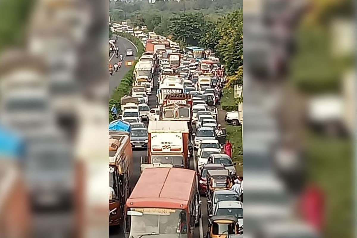 Maharashtra Breaking: महाराष्ट्र में किसानों का प्रचंड चक्का जाम, कर्ज़माफी, उचित दाम और न्यायपूर्ण बोनस की गूंज से गूंजा राज्य