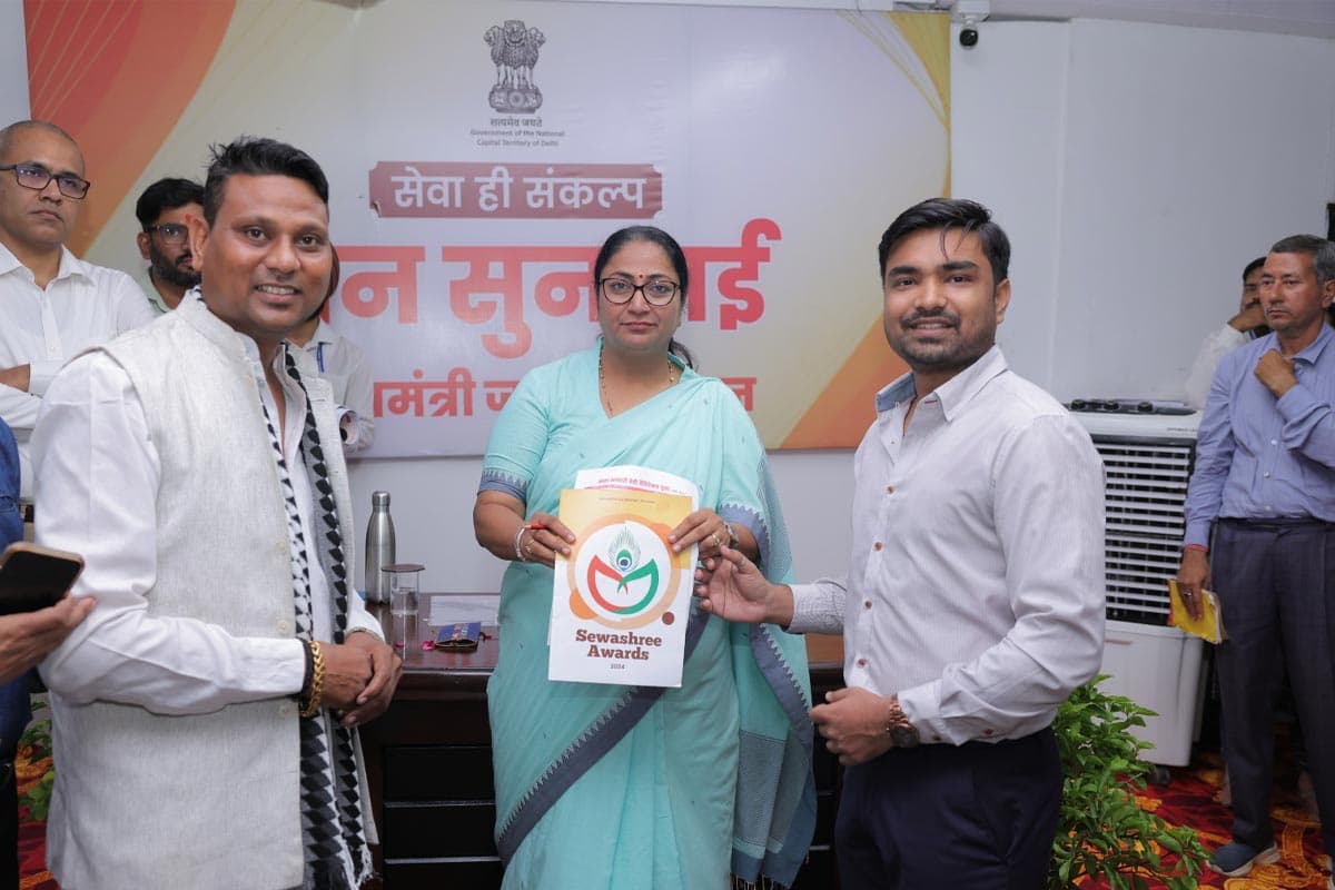 बिहार में ‘दीया’ शासन पर दिल्ली सीएम रेखा गुप्ता का निशाना, युवाओं की पीड़ा को बताया सरकार की उपेक्षा