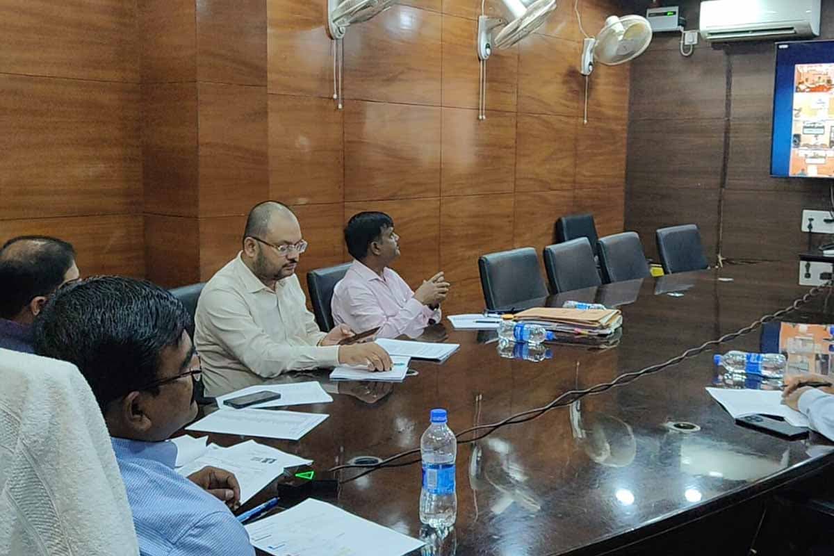 Jharkhand Politics: मुख्य निर्वाचन पदाधिकारी ने मतदाता सूची पुनरीक्षण हेतु ‘पैतृक मैपिंग’ पर दी विशेष बल, सभी जिलों को तीव्र गति से कार्य पूर्ण करने का निर्देश
