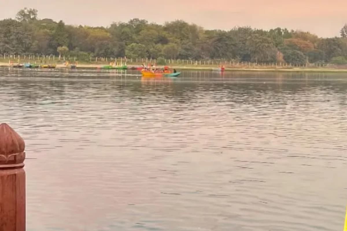 UP News: मथुरा में यमुना सफाई को नया आयाम, डच NGO के साथ जिला प्रशासन ने किया समझौता