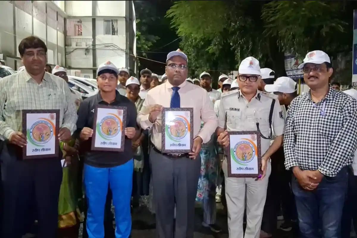 Bihar News: सिवान के युवाओं ने गीत और नृत्य से जगाई मतदाता जागरूकता की अलख
