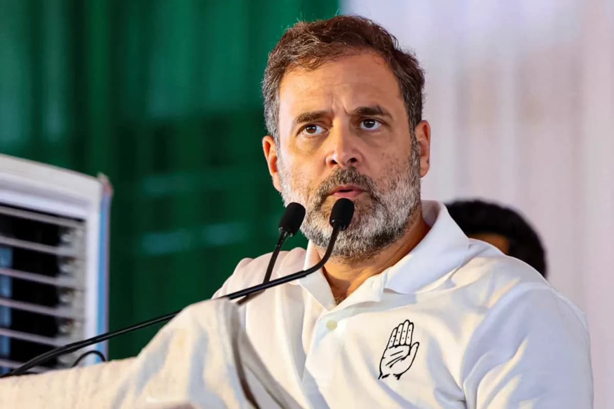 Bihar Politics: “सीट जीतवा दो, तो मोदी जी डांस करने लगेंगे” — बेगूसराय में राहुल गांधी का पीएम मोदी पर तीखा हमला