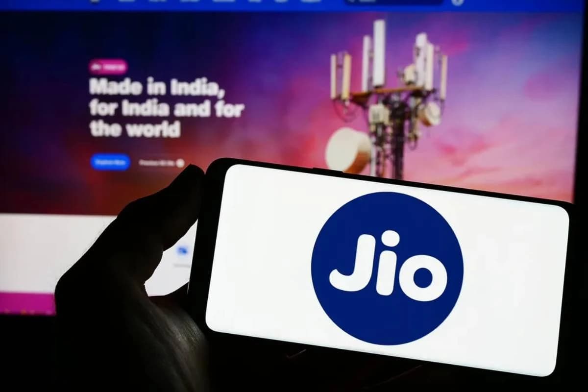 Reliance Jio: रिलायंस जियो का धमाकेदार ऑफर: सिर्फ ₹601 में 1 साल तक मिलेगा अनलिमिटेड 5G डेटा, जानिए कैसे उठाएं फायदा